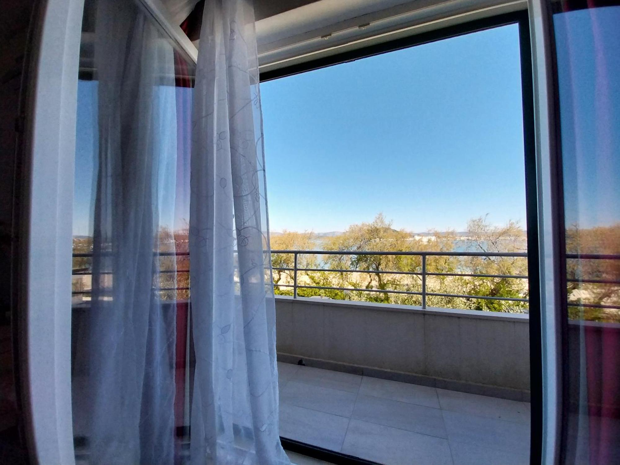 Beach Apartment Ana With Sea View, Balcony, Garden & Bbq, Murter - Dalmatia ภายนอก รูปภาพ