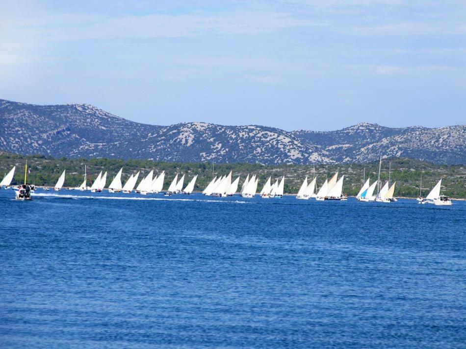 Beach Apartment Ana With Sea View, Balcony, Garden & Bbq, Murter - Dalmatia ภายนอก รูปภาพ