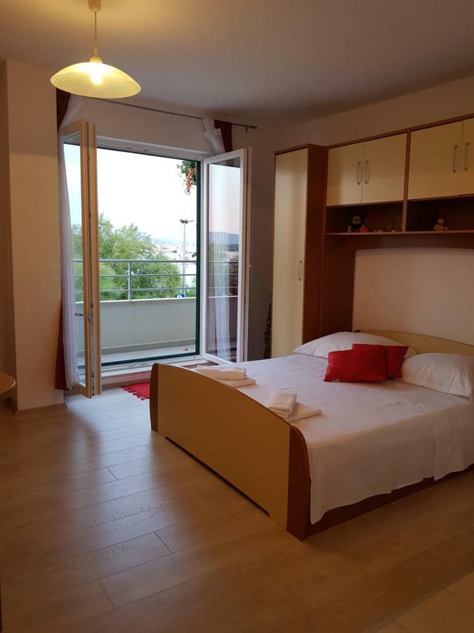 Beach Apartment Ana With Sea View, Balcony, Garden & Bbq, Murter - Dalmatia ภายนอก รูปภาพ