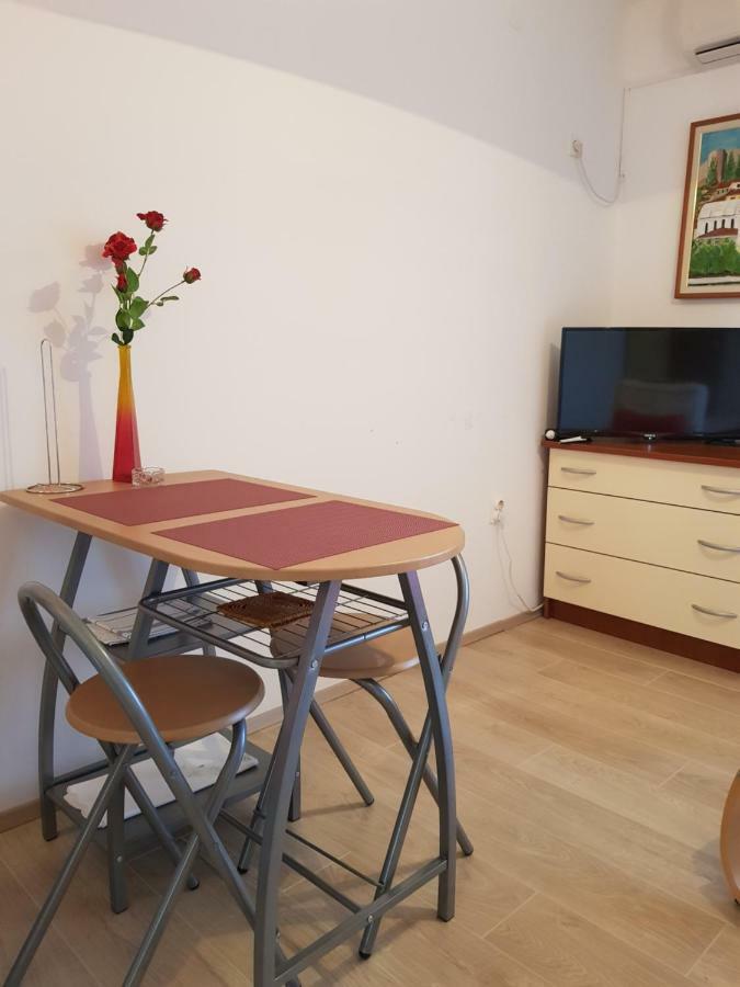 Beach Apartment Ana With Sea View, Balcony, Garden & Bbq, Murter - Dalmatia ภายนอก รูปภาพ
